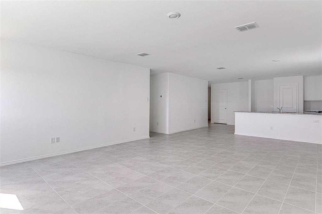 10449 Tullamore Ridge Rd - Photo 6 of 17