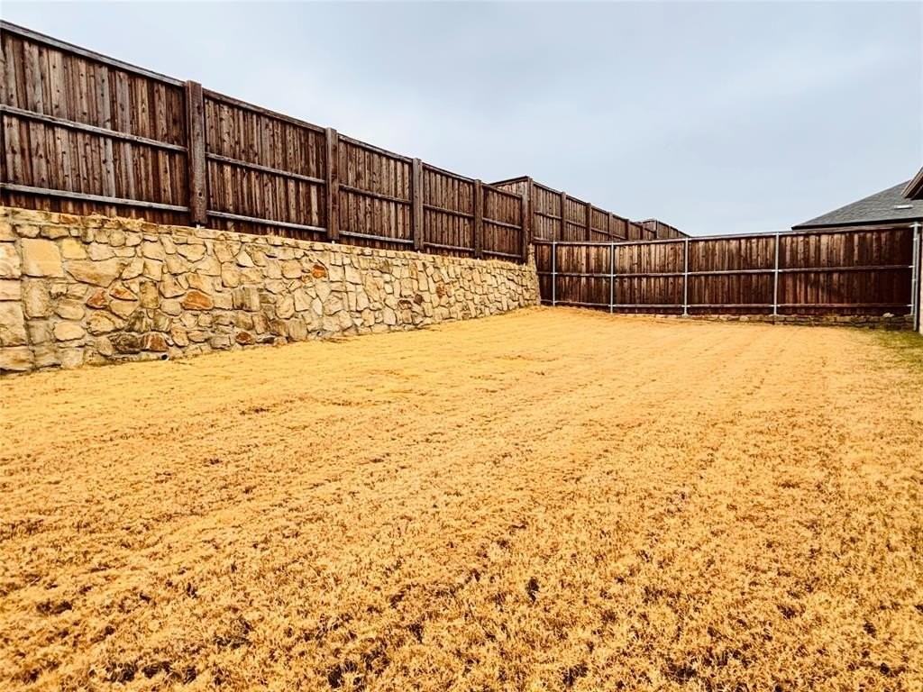 1304 Johnson Dr - Photo 4 of 15