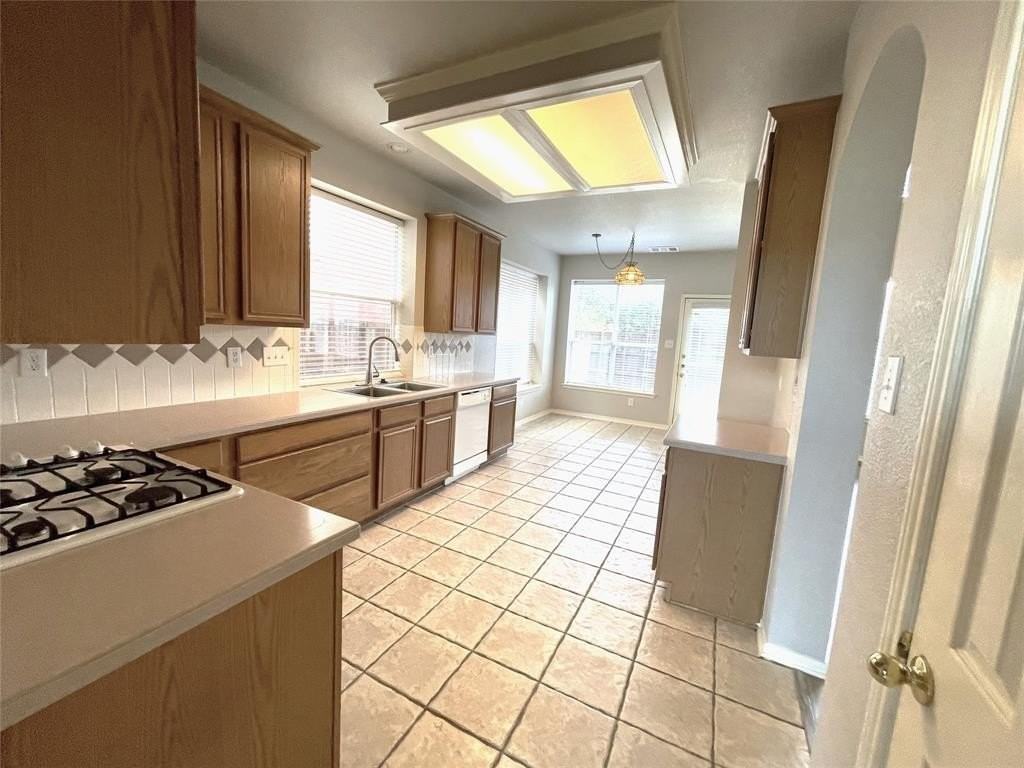 2509 Cross Haven Dr - Photo 5 of 25