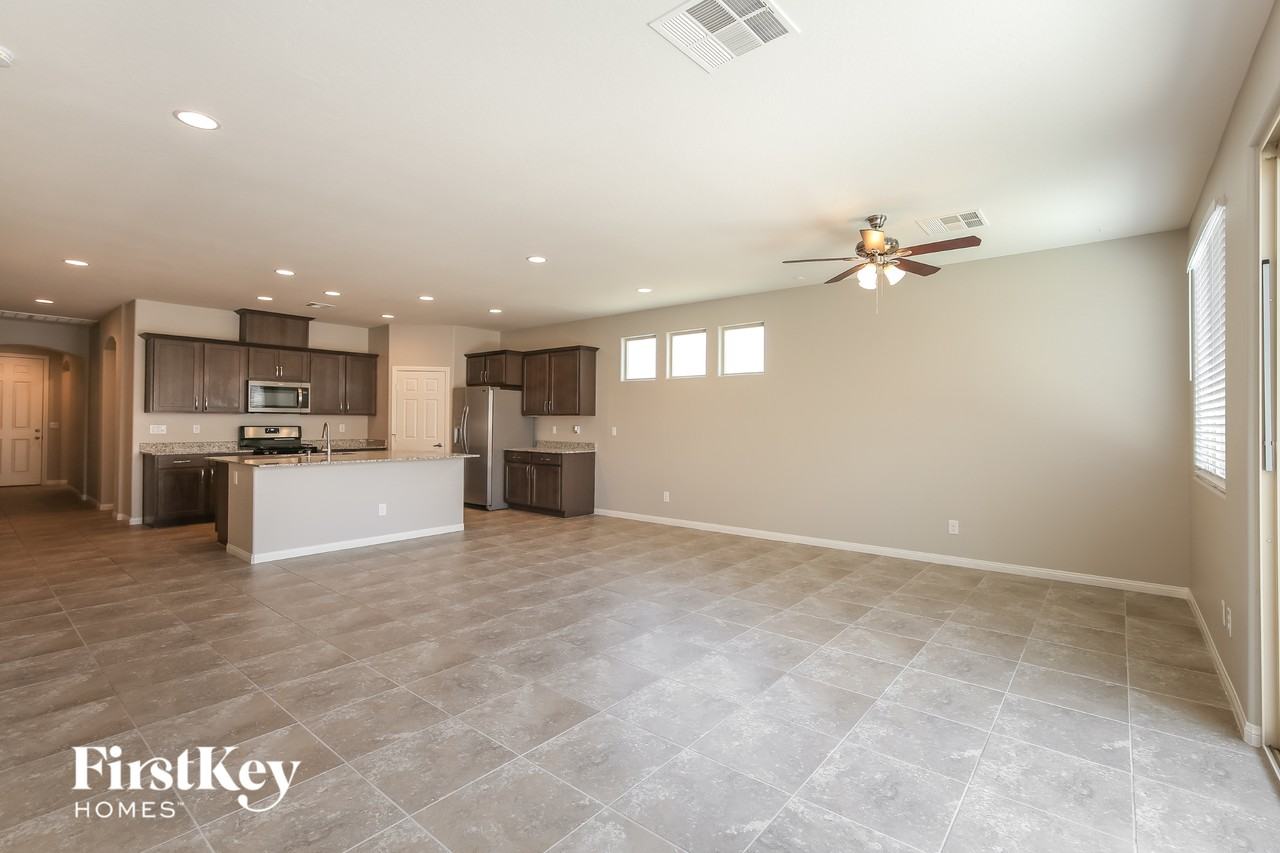 4004 Makushin Bay Ave - Photo 3 of 15