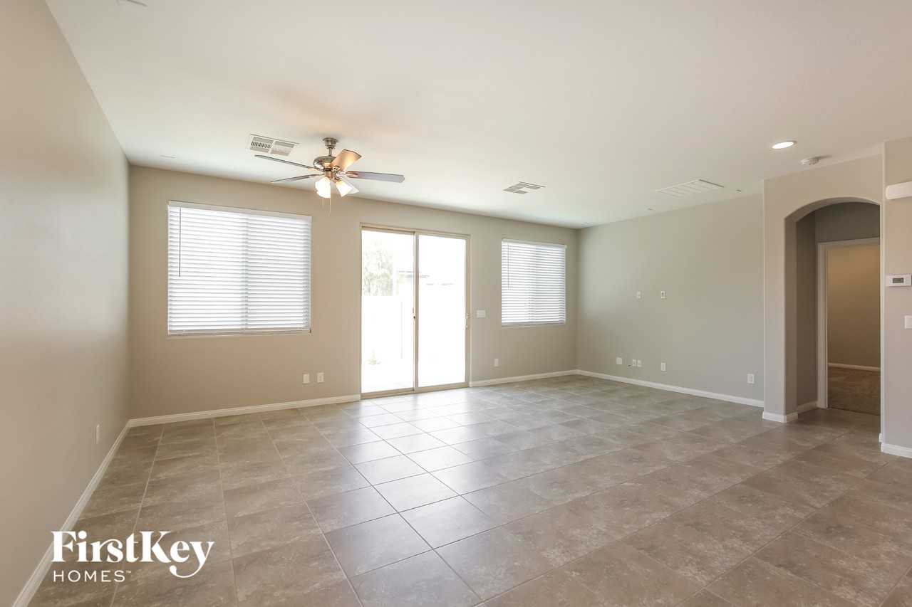 4004 Makushin Bay Ave - Photo 5 of 15