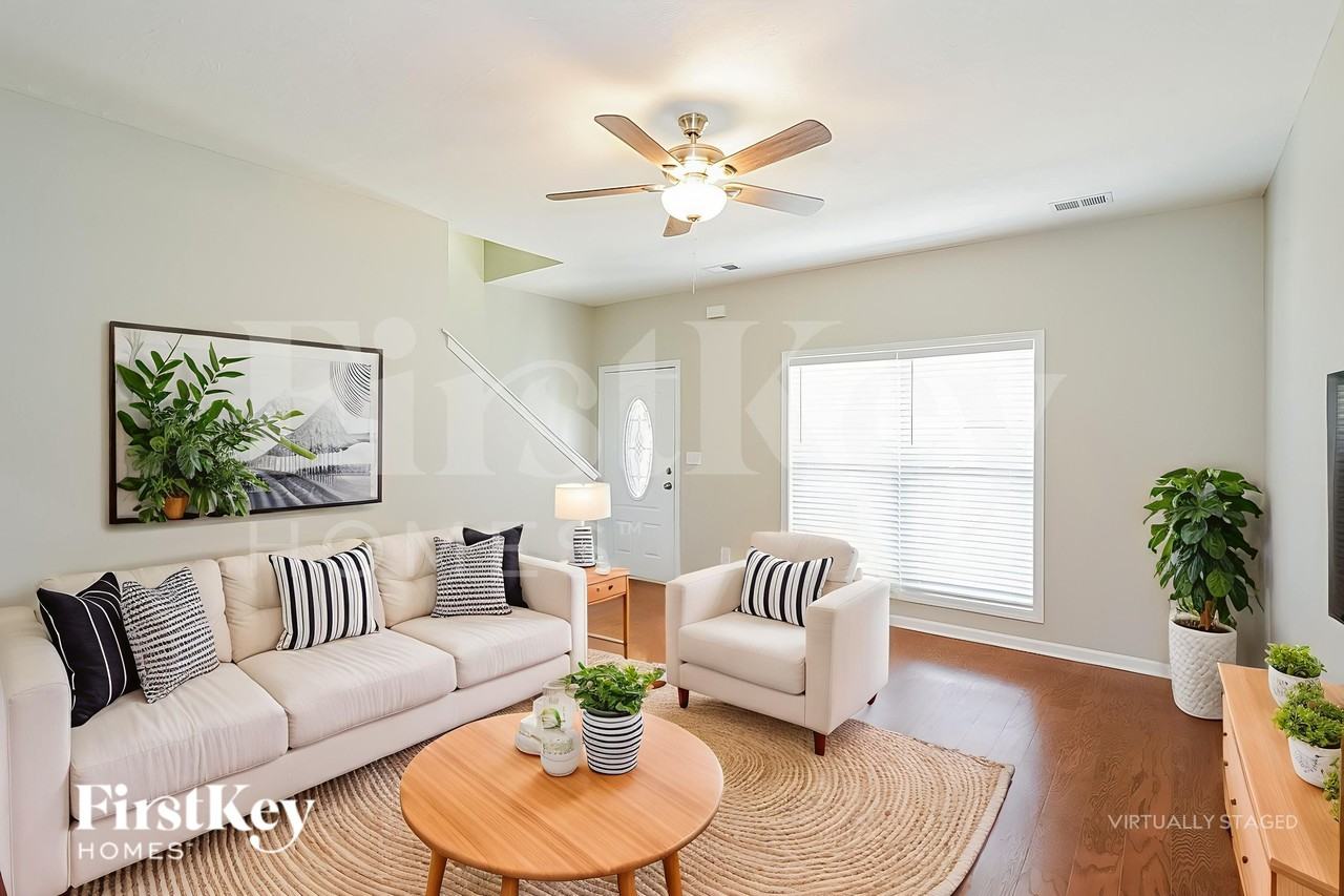 844 Cherry Blossom Ln - Photo 4 of 18