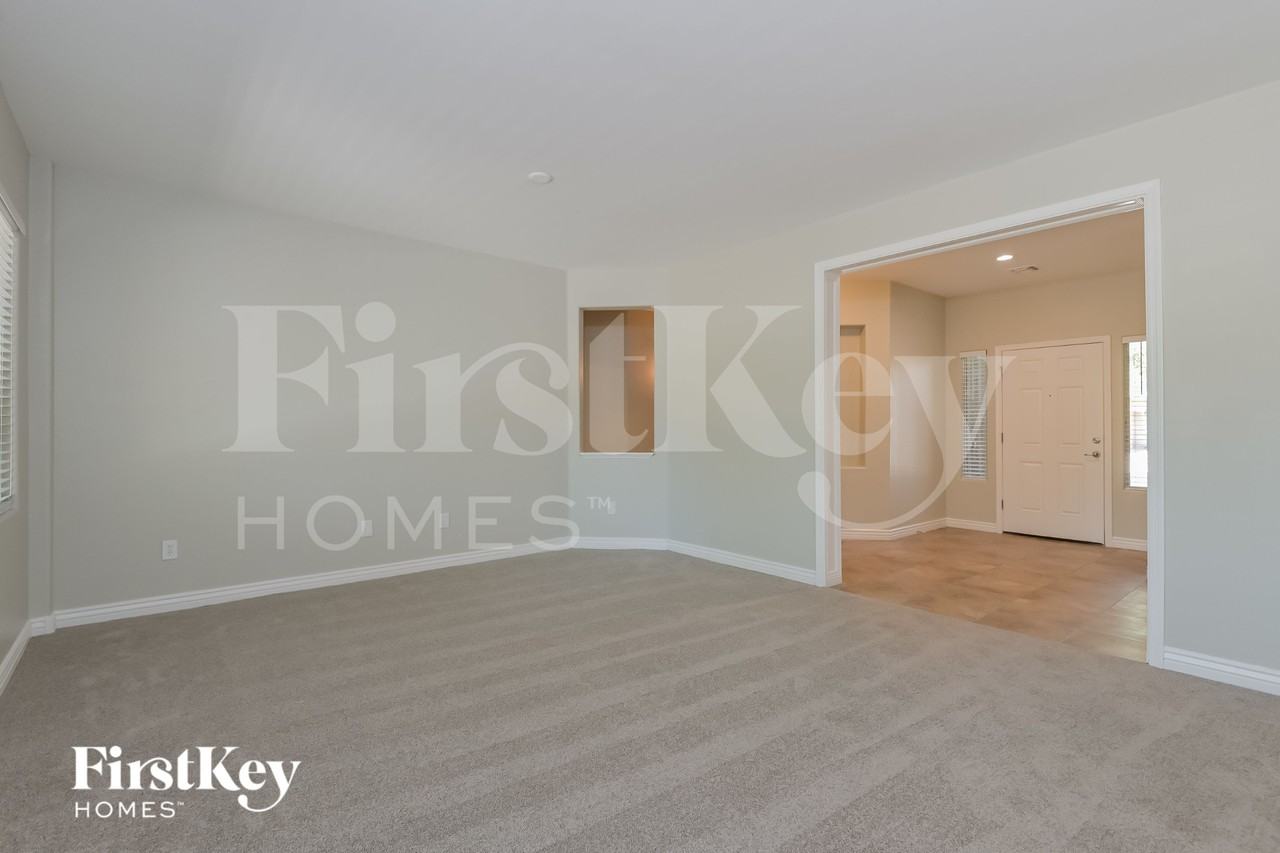 8839 W Irongate Rd - Photo 5 of 15