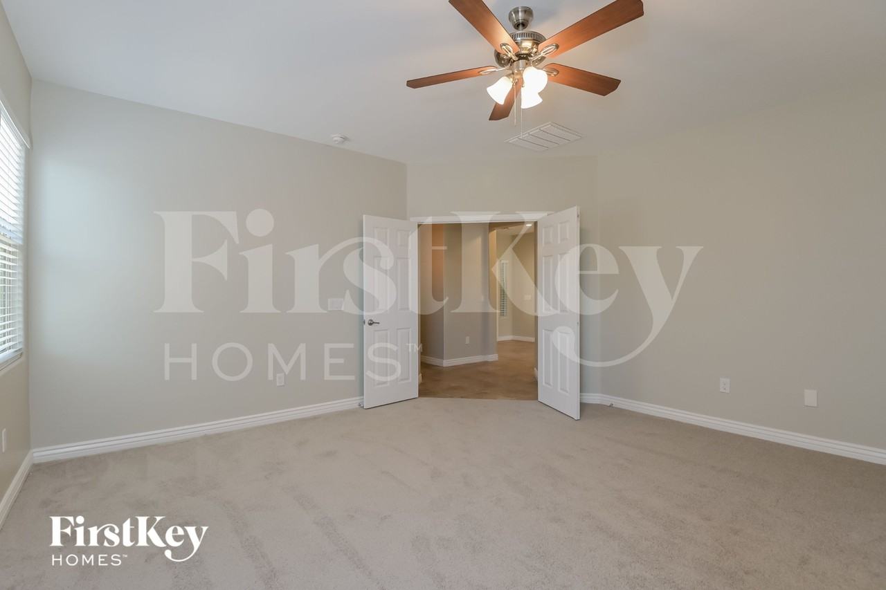 8839 W Irongate Rd - Photo 7 of 15