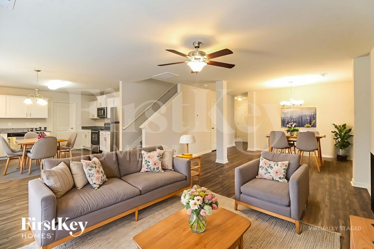 1618 Dodson St - Photo 3 of 18