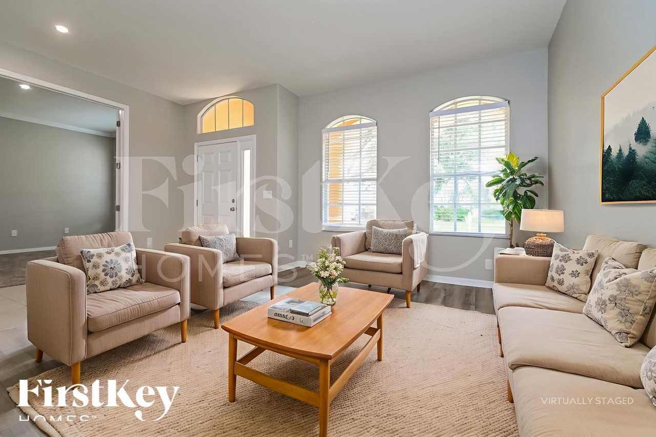 9070 Pinebreeze Dr - Photo 3 of 18