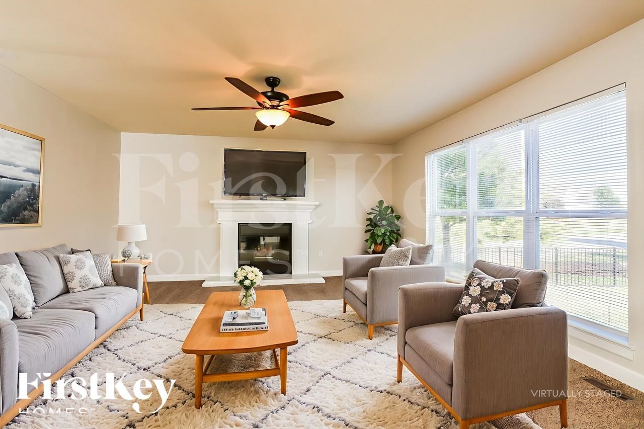 1702 Briarmanor Dr - Photo 4 of 18