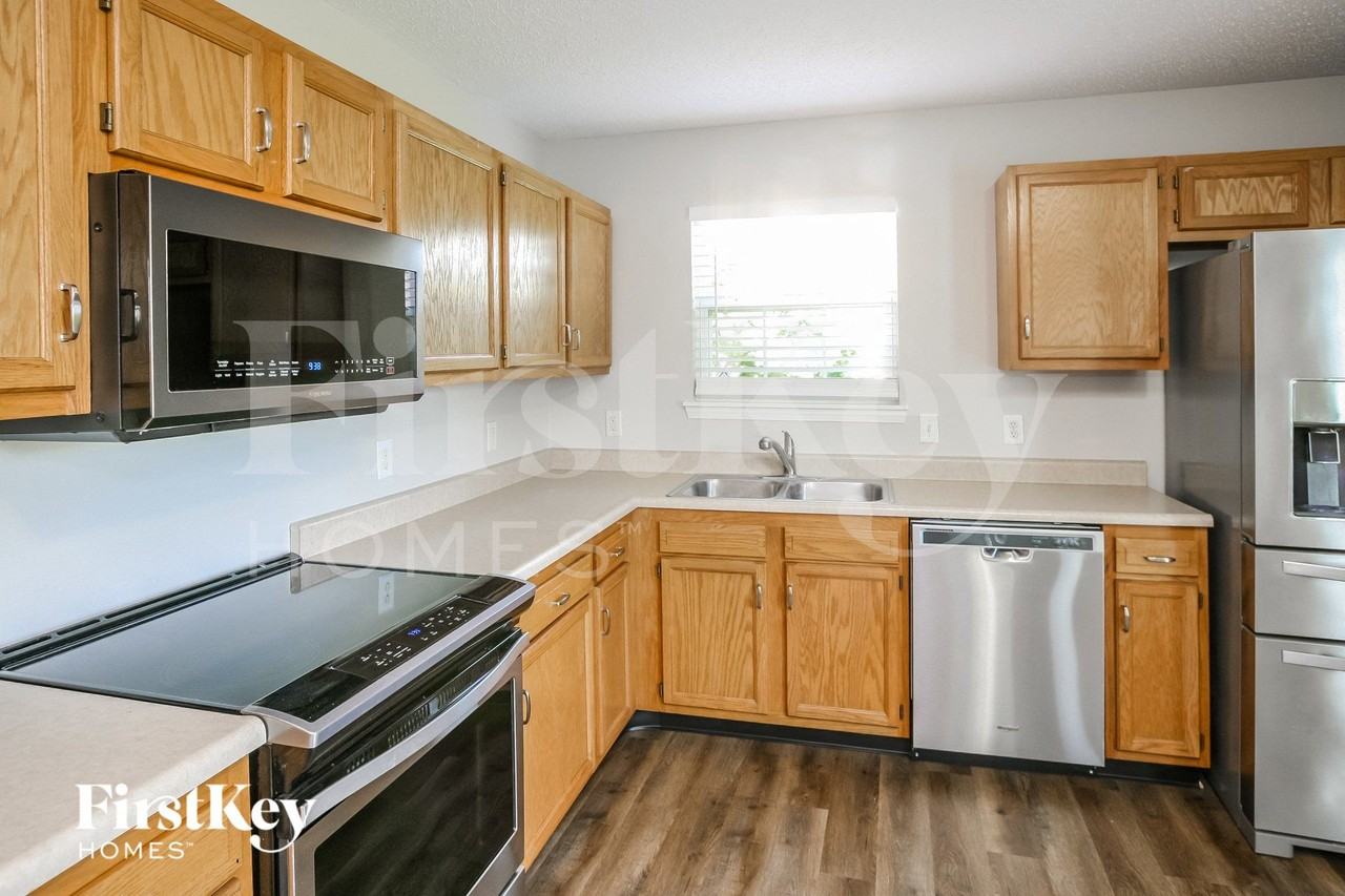 1902 Cold Spring Dr - Photo 4 of 15