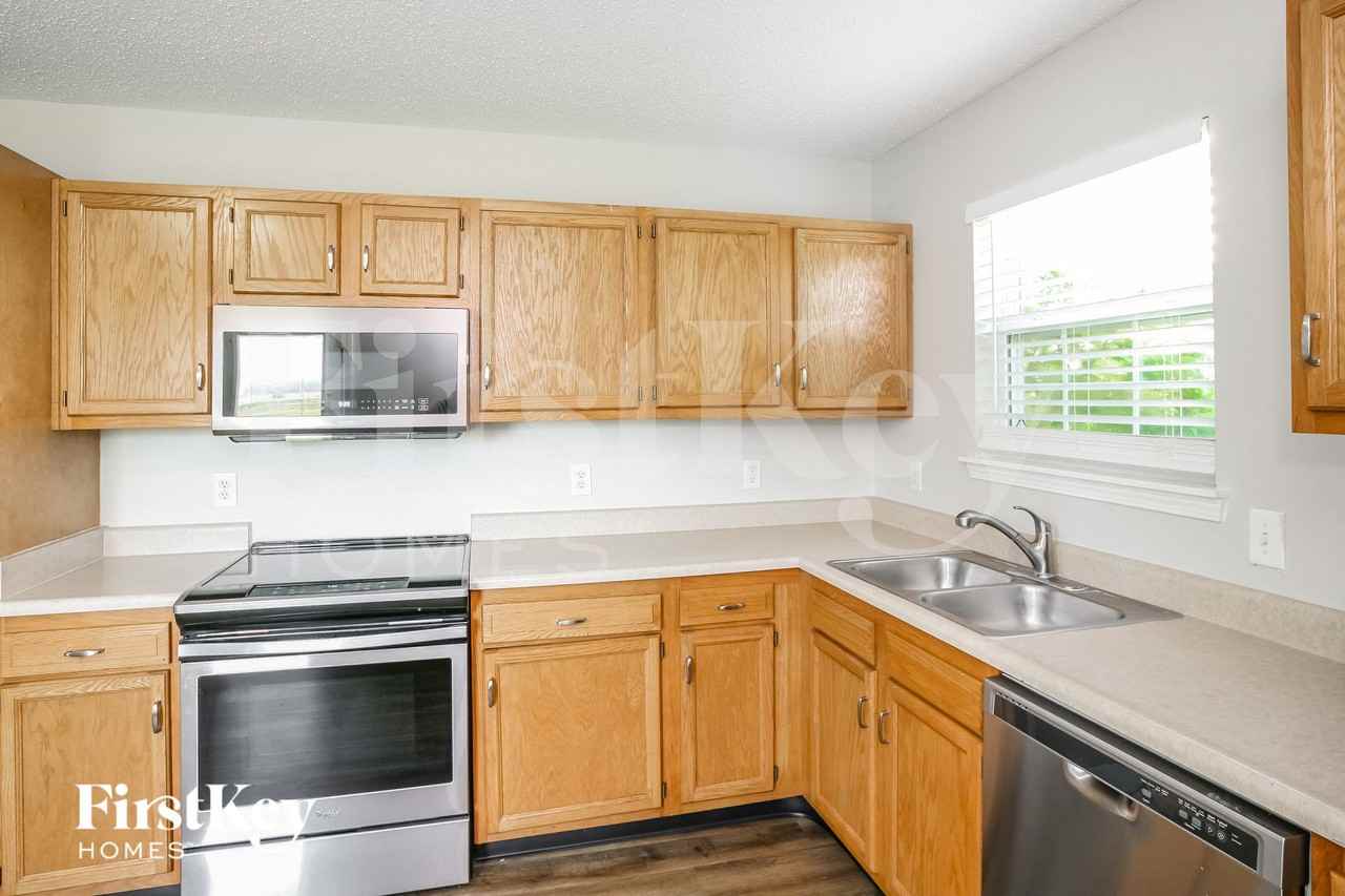 1902 Cold Spring Dr - Photo 5 of 15