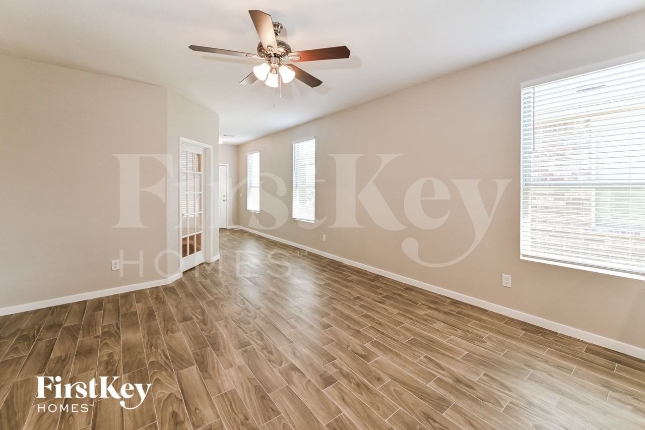 2722 Skyview Long Dr - Photo 3 of 15