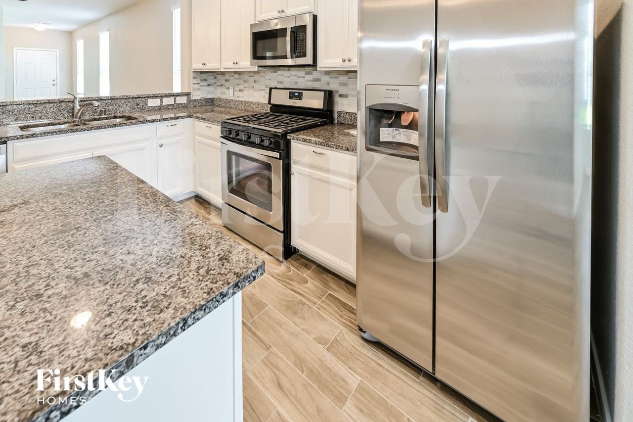 2722 Skyview Long Dr - Photo 5 of 15