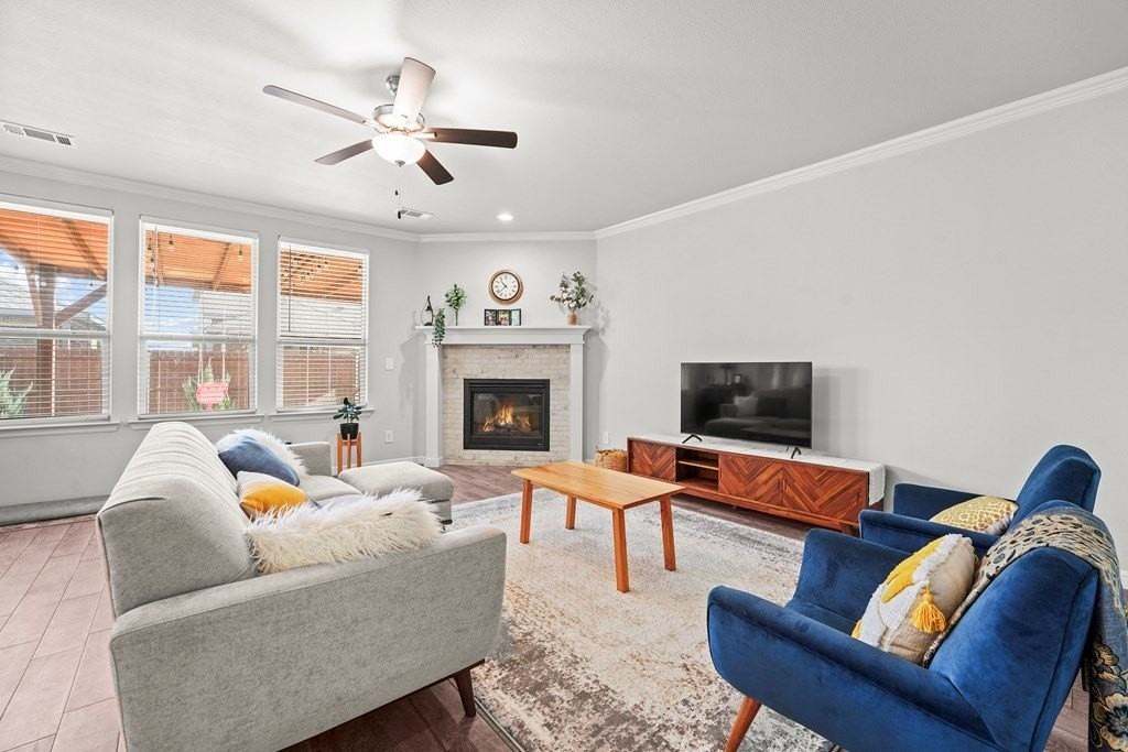 602 Dupont Ct - Photo 4 of 26