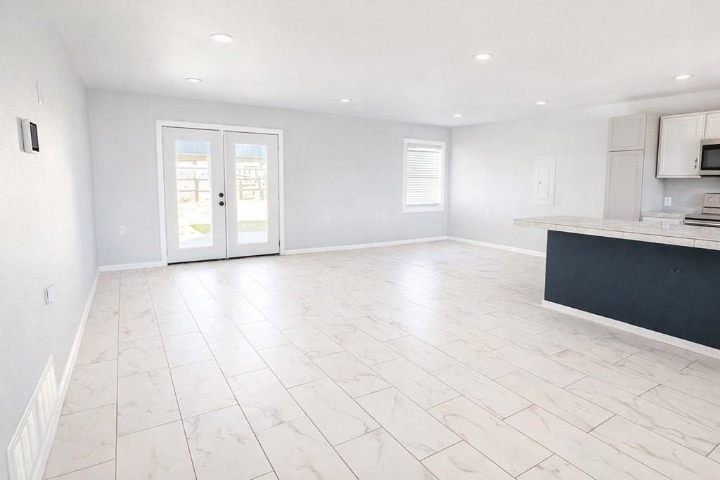 2501 Crown Ave - Photo 4 of 11