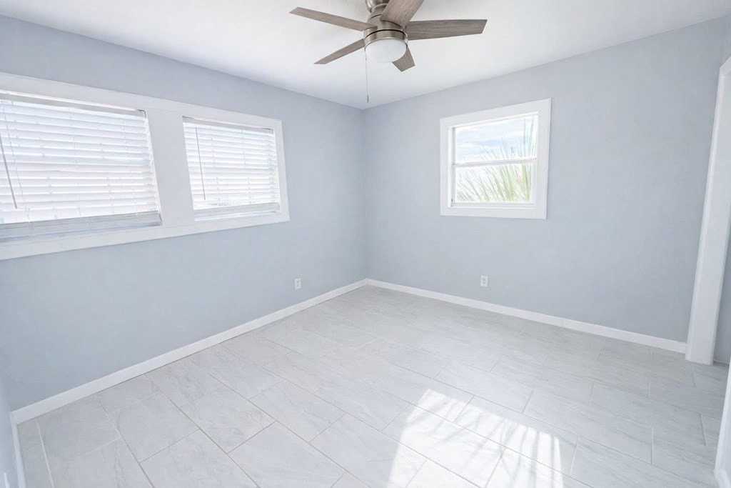 2501 Crown Ave - Photo 6 of 11