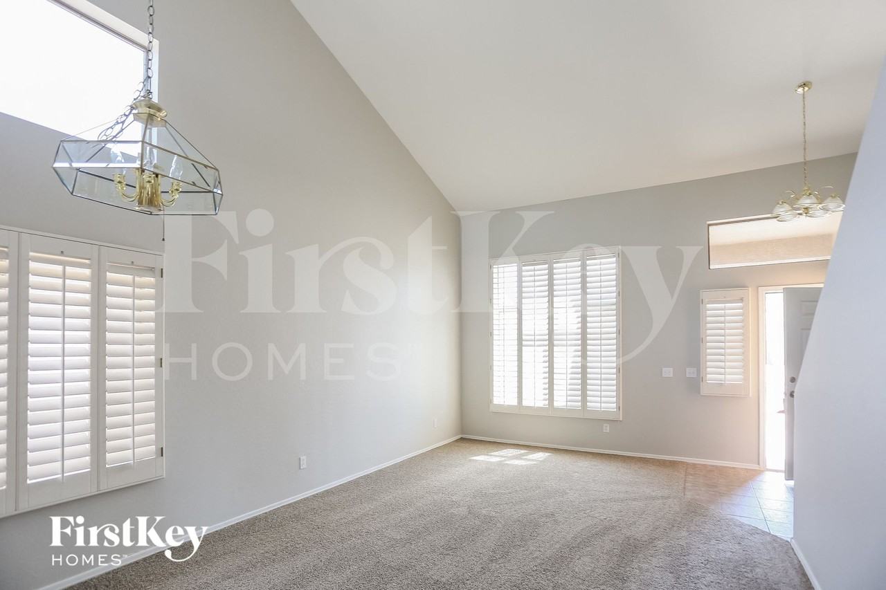 15874 W Mohave St - Photo 5 of 15