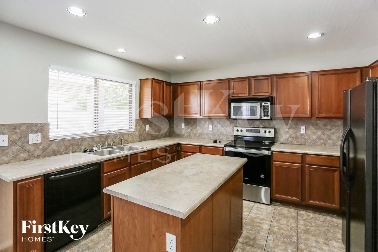 15874 W Mohave St - Photo 6 of 15