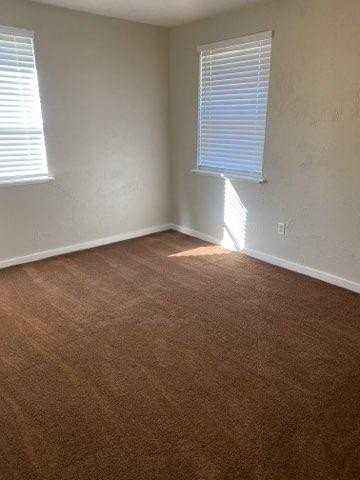 1013 Bell Dr - Photo 5 of 9