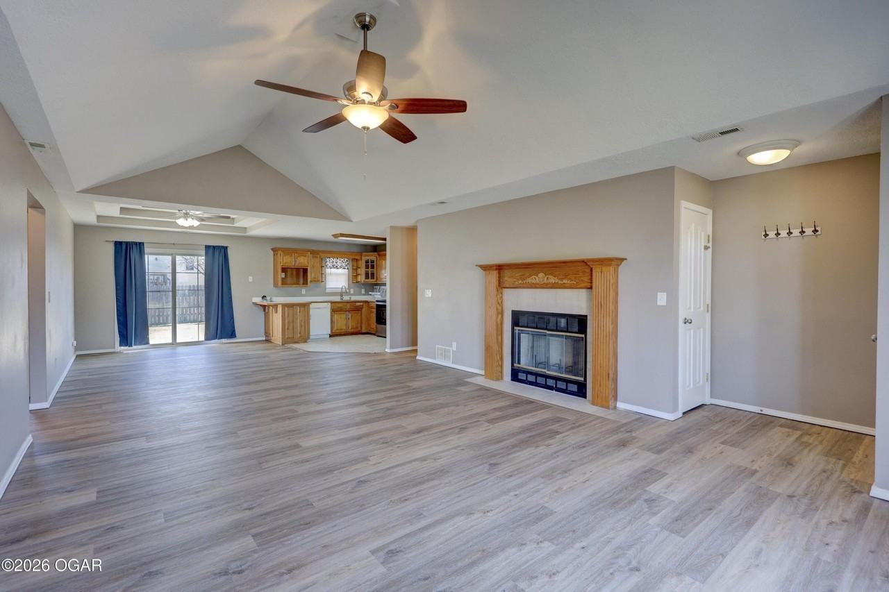 2615 S Highland Ave - Photo 3 of 12