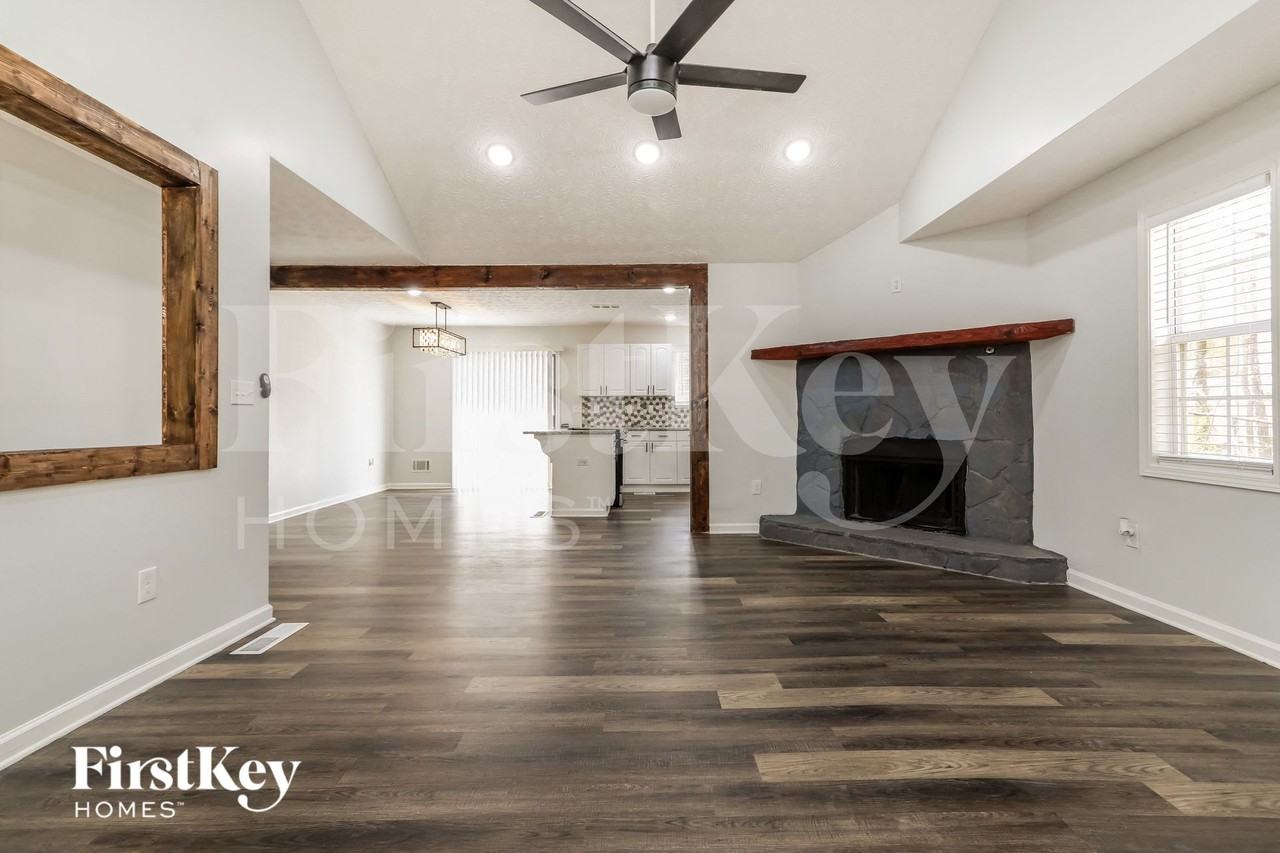 4412 Lucy Ln - Photo 4 of 15