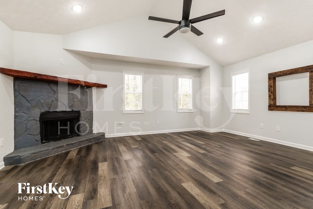 4412 Lucy Ln - Photo 5 of 15