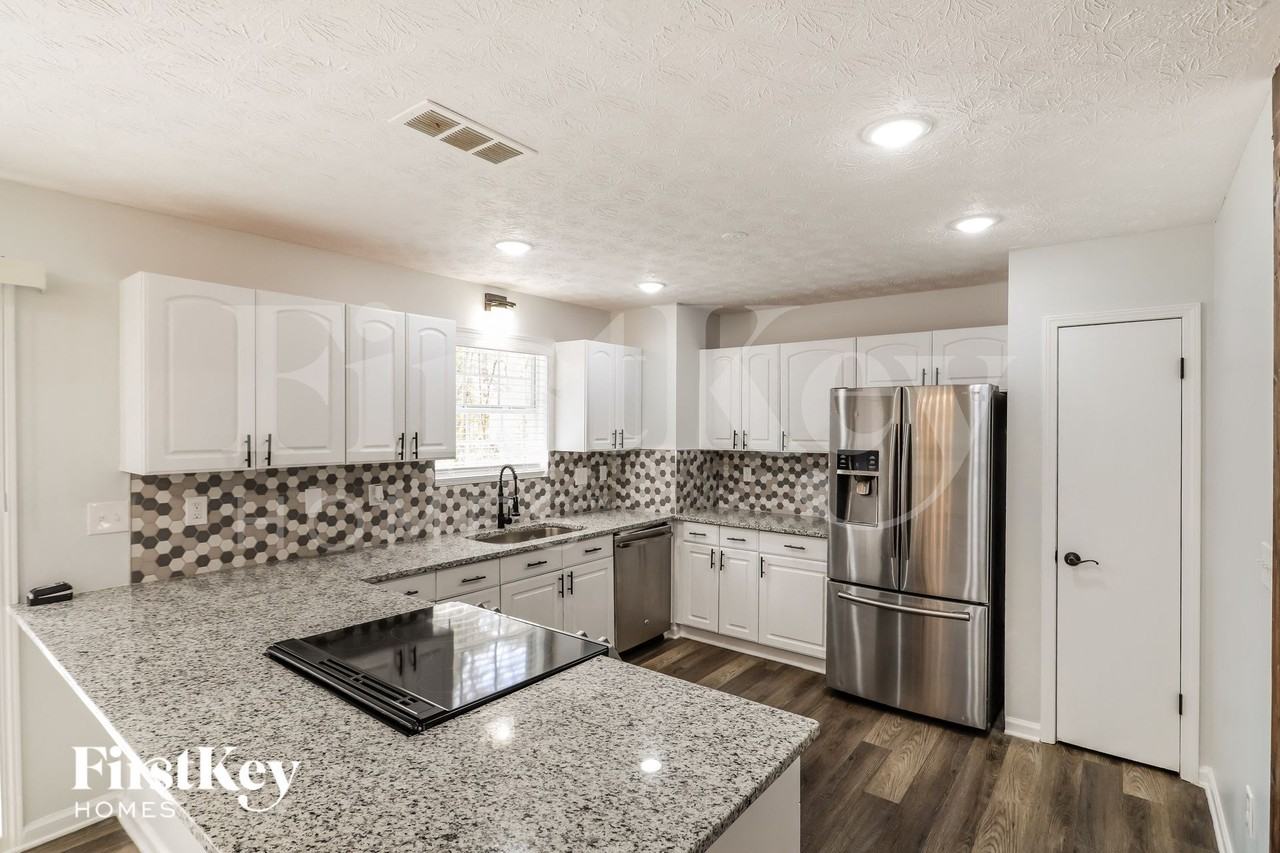 4412 Lucy Ln - Photo 6 of 15