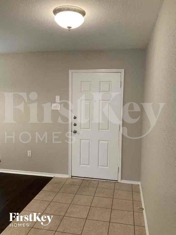 12617 Summerwood Dr - Photo 2 of 16