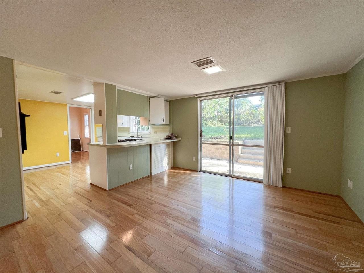 5325 Lakewood Dr - Photo 4 of 30