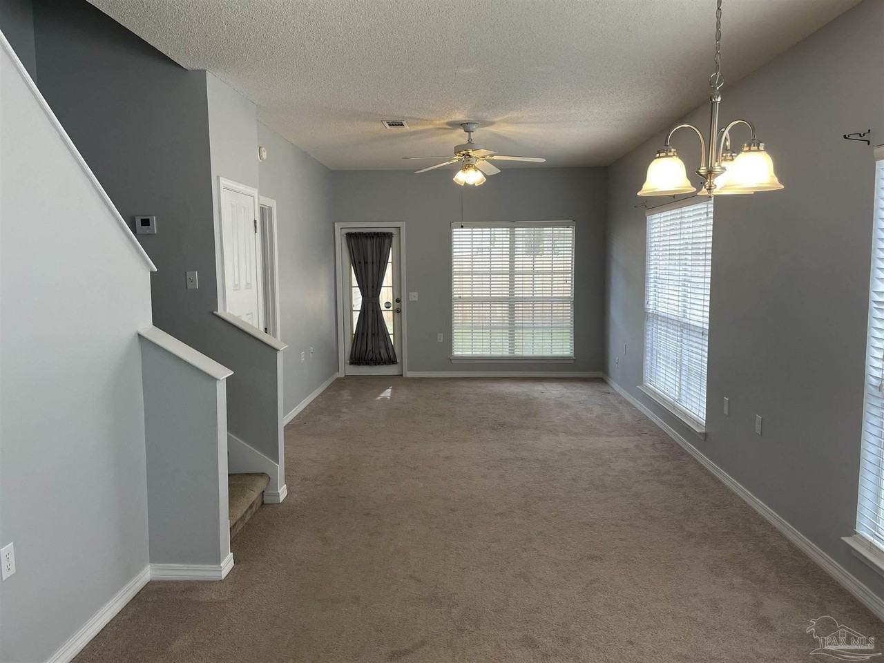 201 Wildflower Ln - Photo 2 of 16