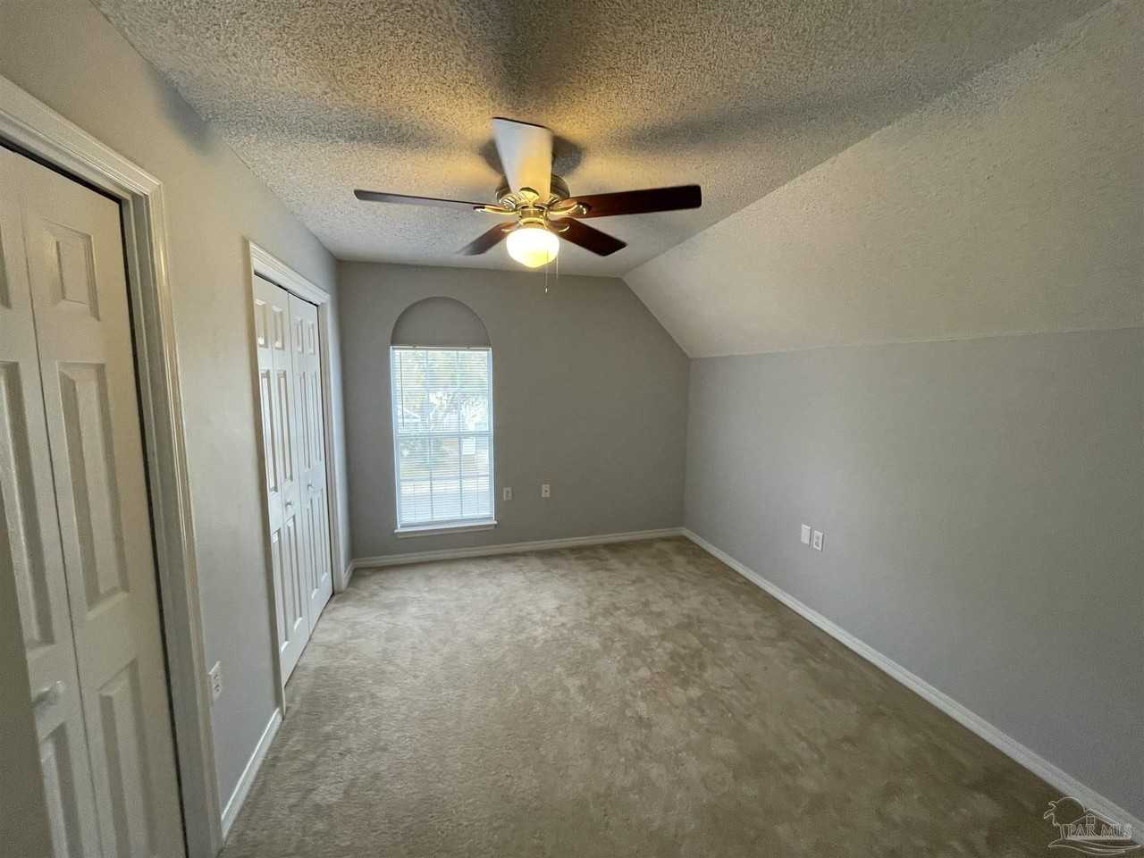 201 Wildflower Ln - Photo 6 of 16