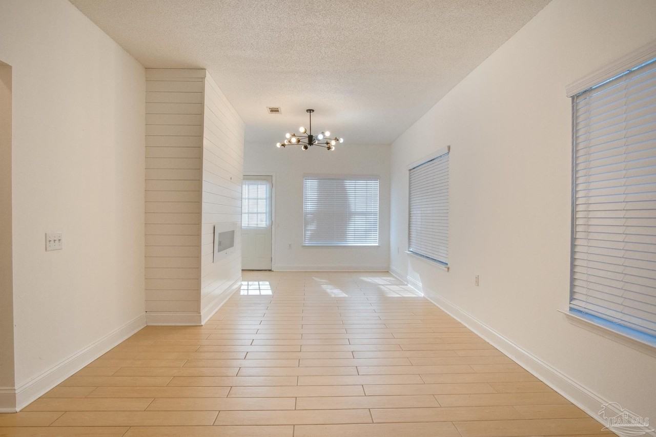 1200 Jasper St - Photo 4 of 25