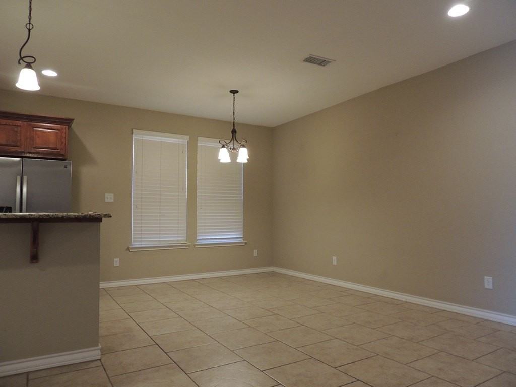 4808 Pleasant Dr - Photo 4 of 26