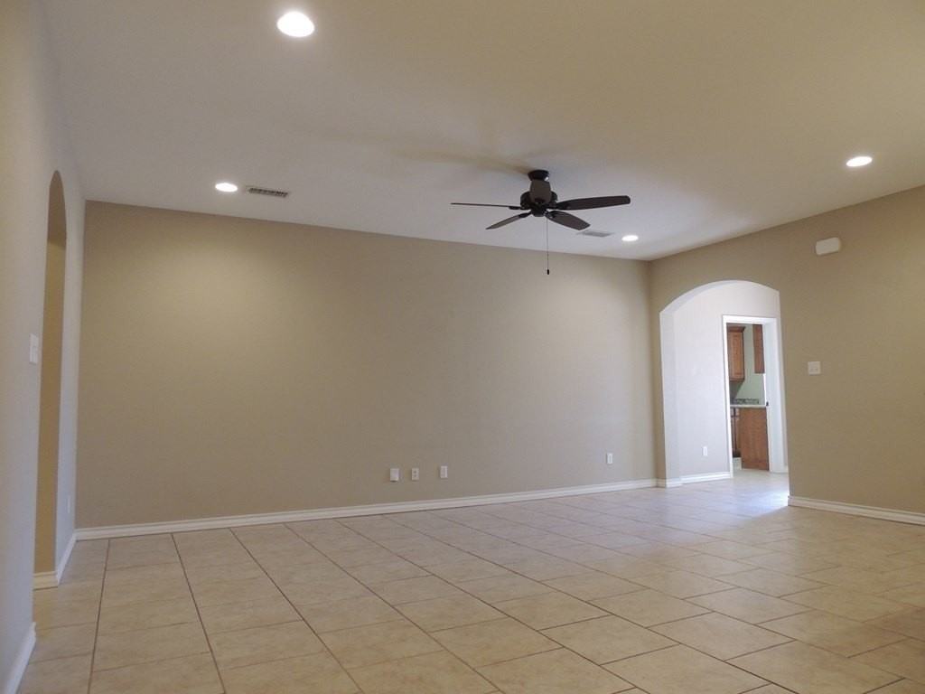 4808 Pleasant Dr - Photo 5 of 26