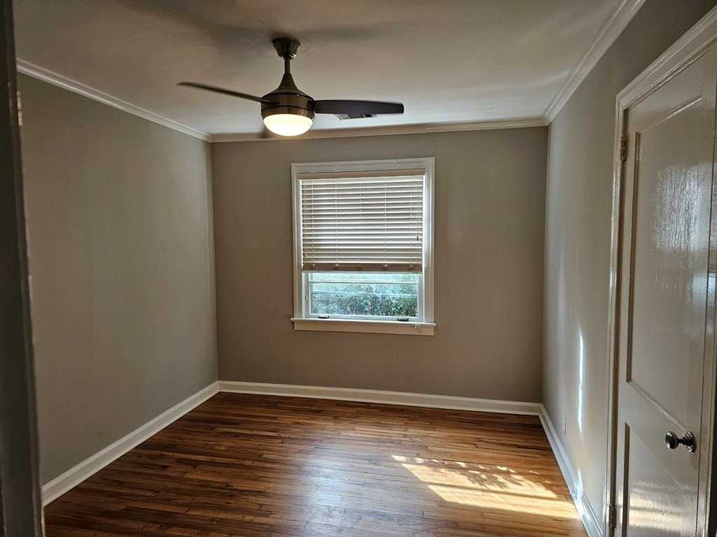 210 Highland Ave - Photo 7 of 13