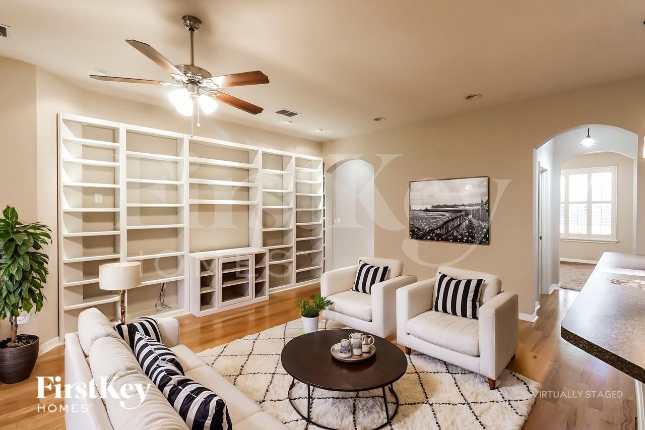 7820 Riverwood Oaks Dr - Photo 3 of 18