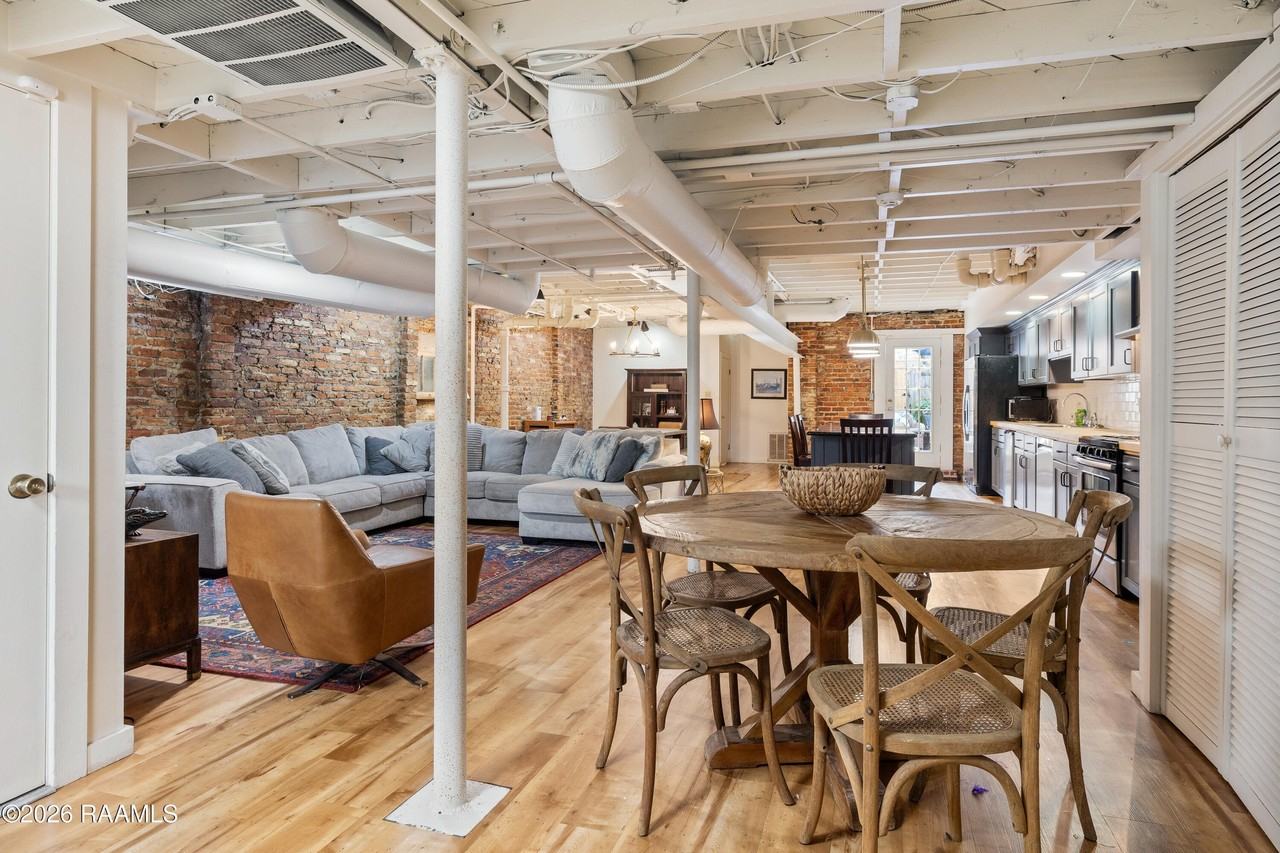 109 French St - Photo 7 of 33