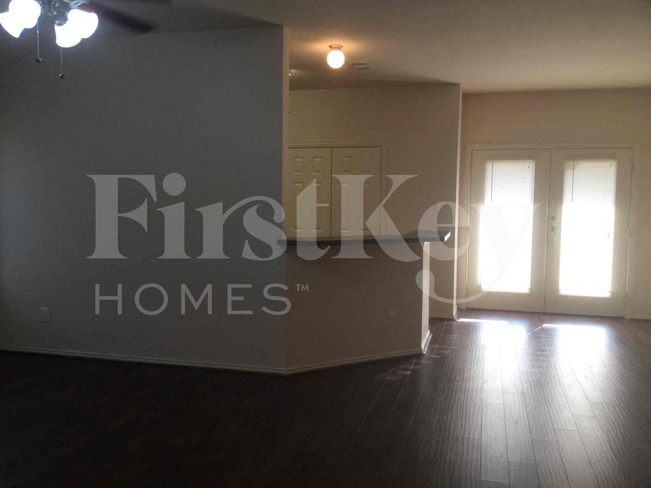 611 Hilton Dr - Photo 5 of 29