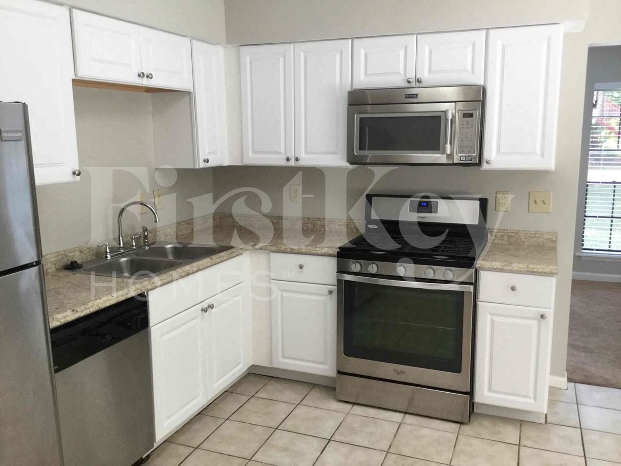 5369 Biffle Ln - Photo 4 of 12