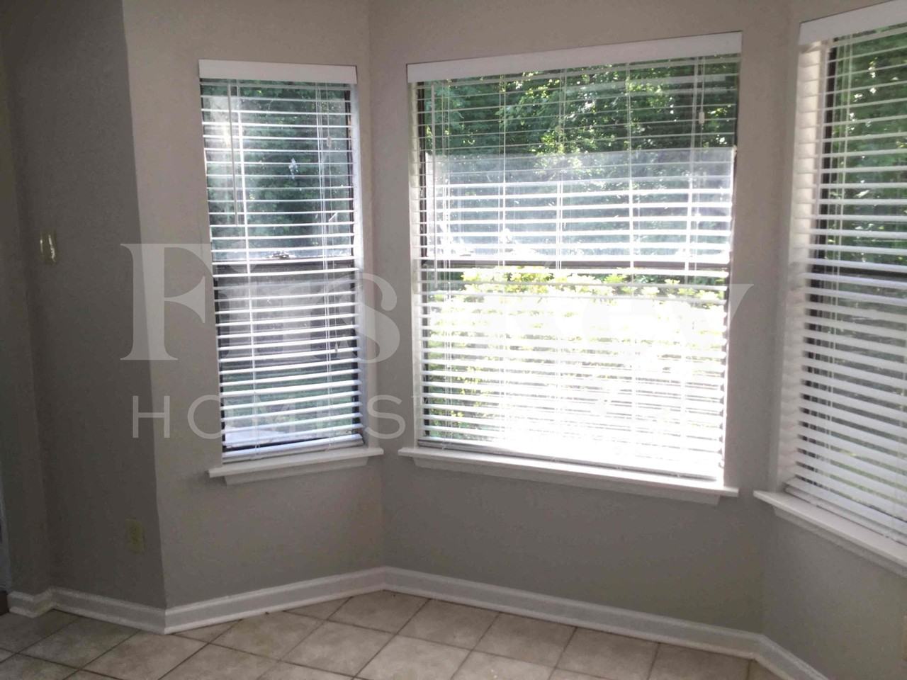 5369 Biffle Ln - Photo 5 of 12