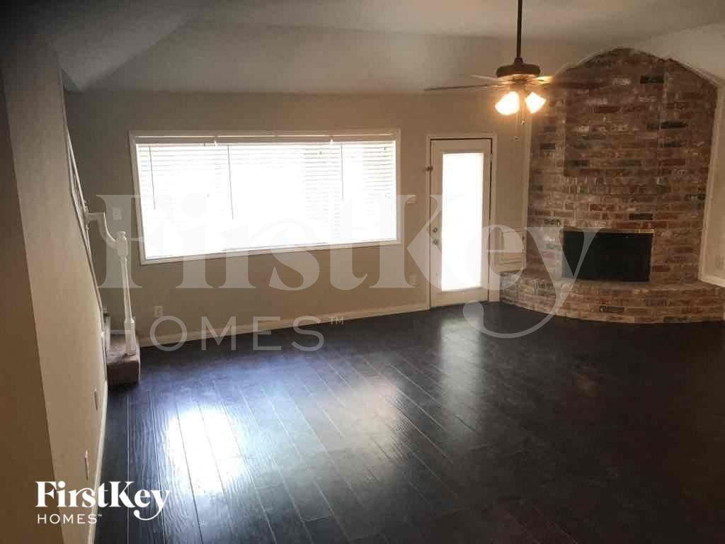 5131 Whittier Oaks Dr - Photo 5 of 17