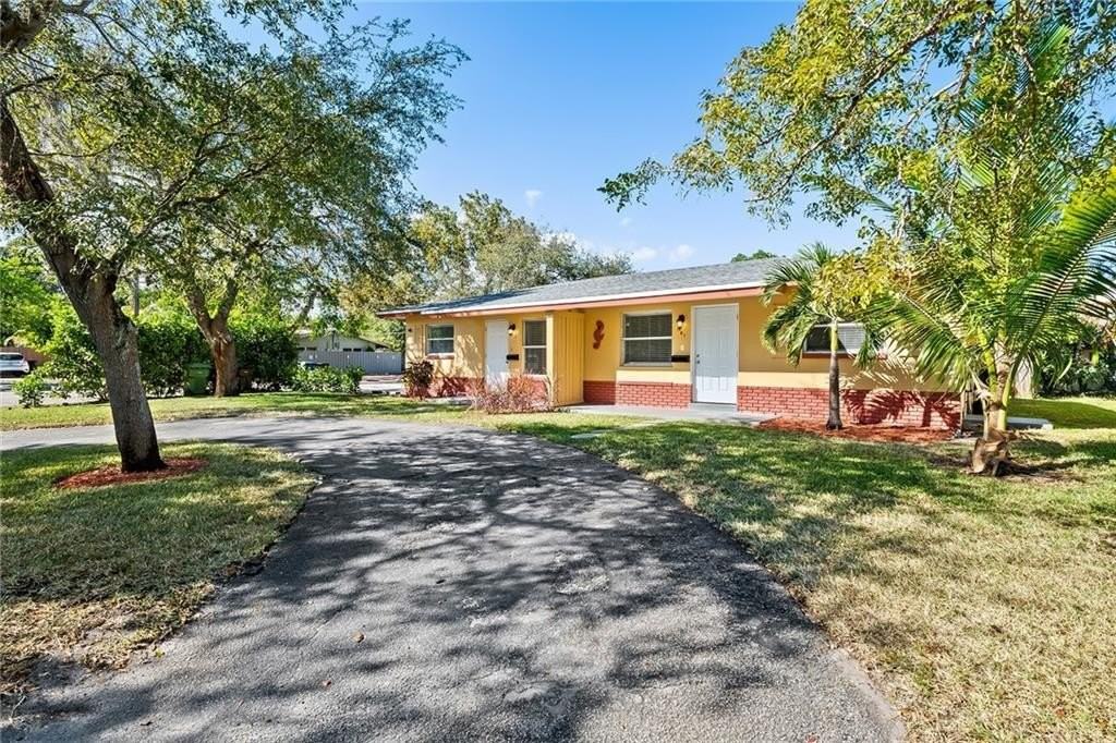 581 Nw 17th Pl - Photo 2 of 14