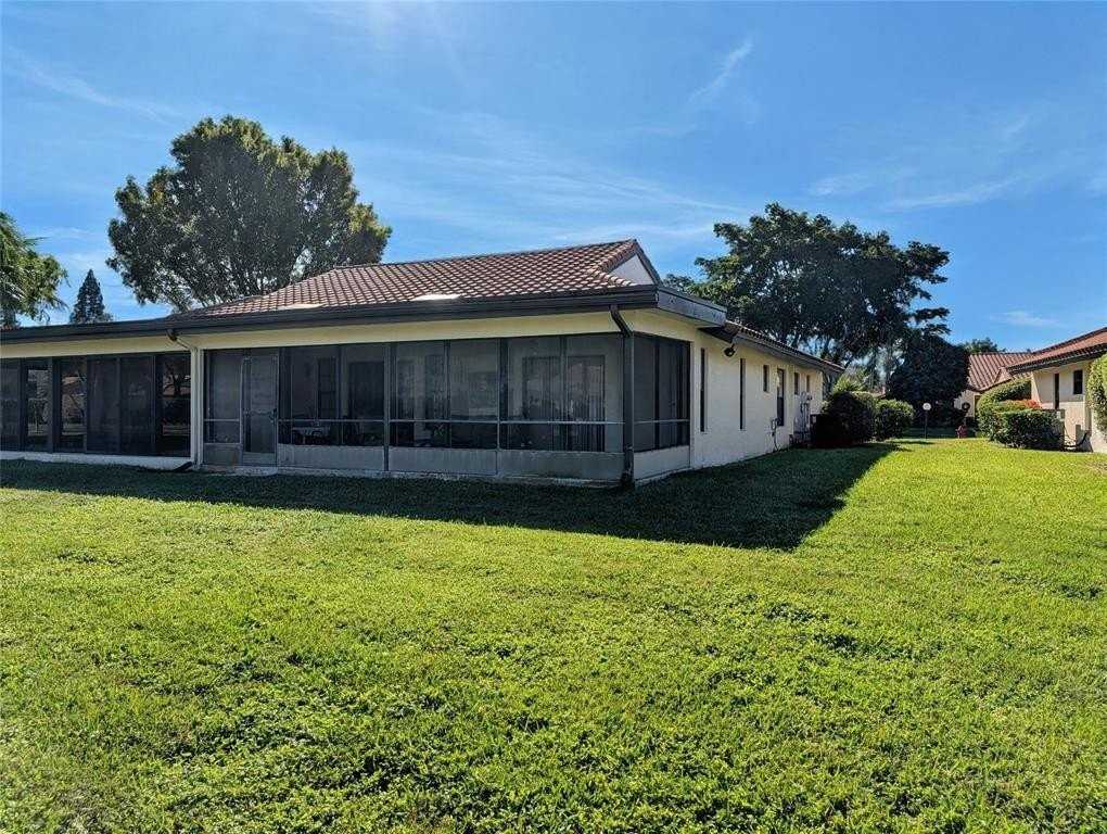 5895 Autumn Lake Ln #A - Photo 3 of 15