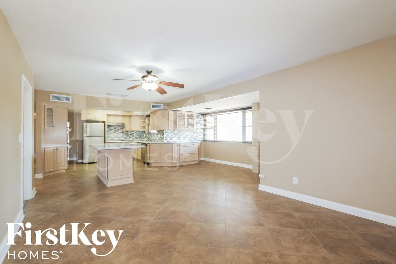 3501 W Ironwood Dr - Photo 6 of 15