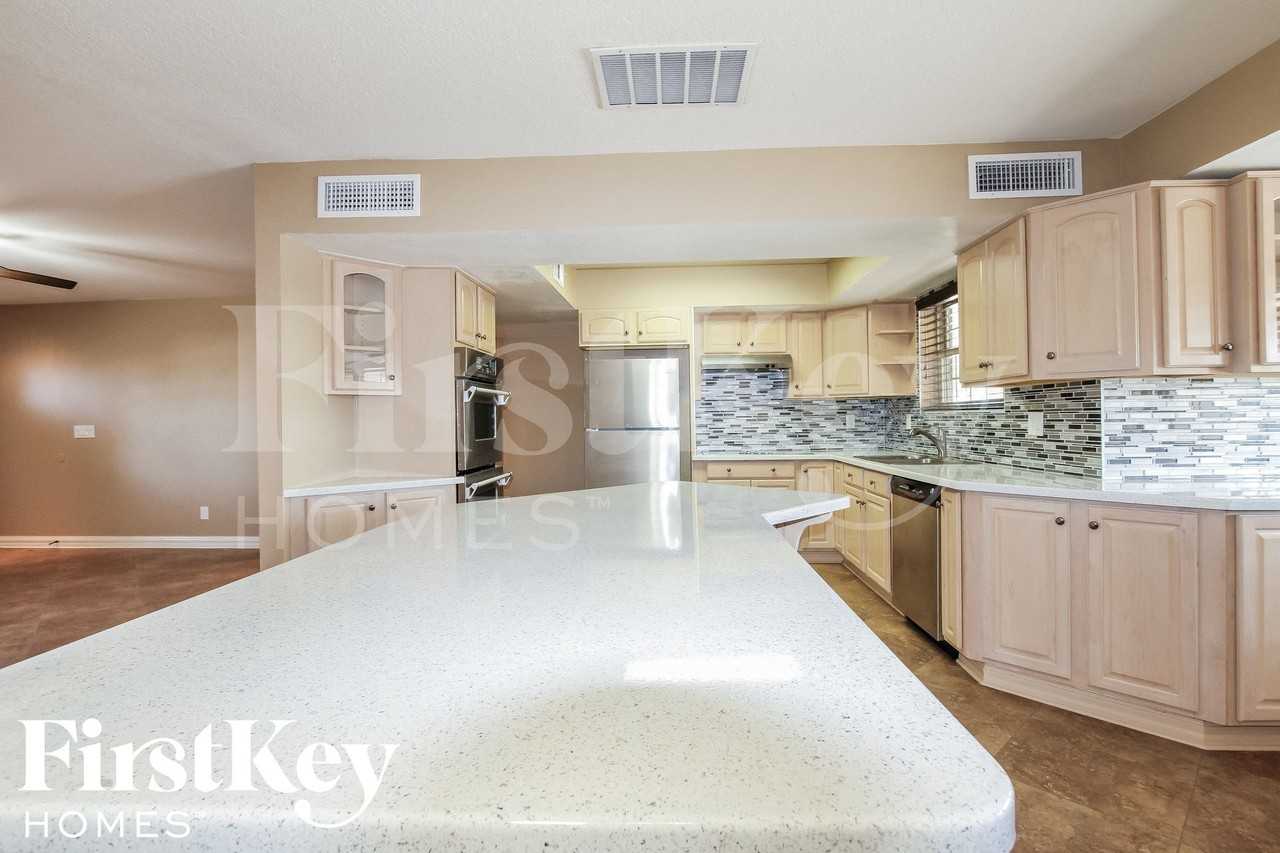 3501 W Ironwood Dr - Photo 7 of 15