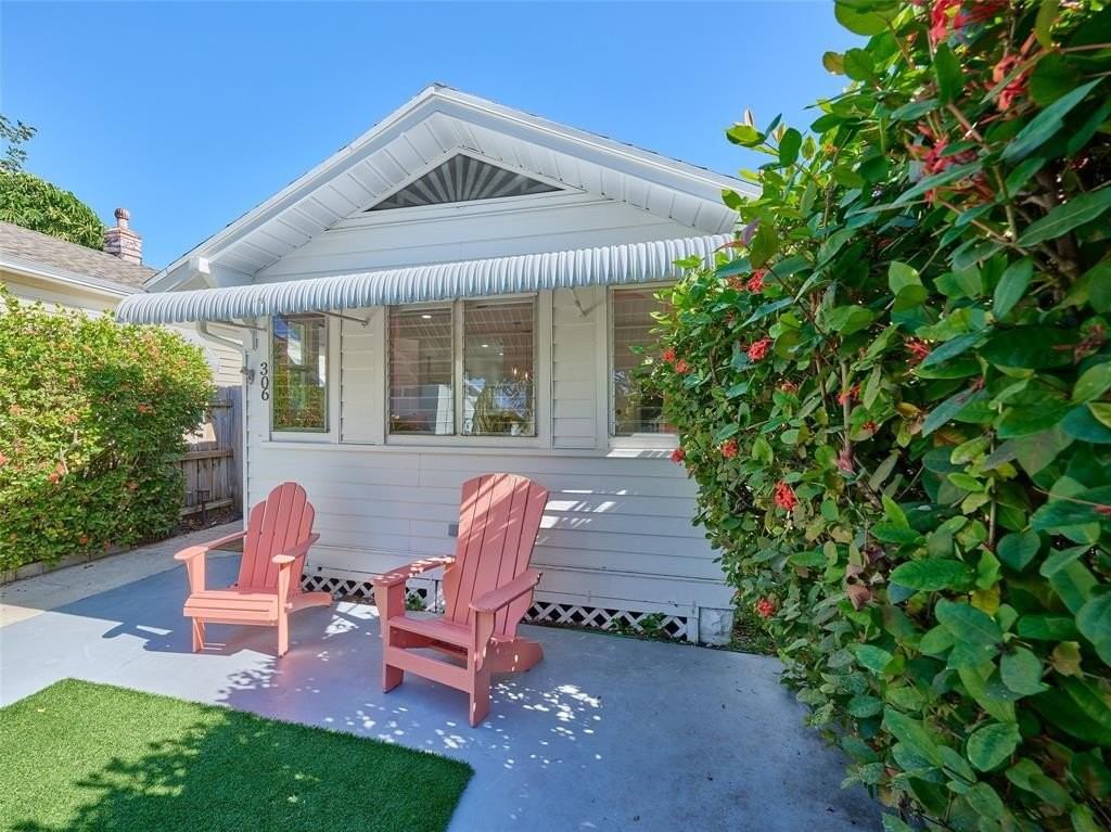 306 N J St - Photo 5 of 45