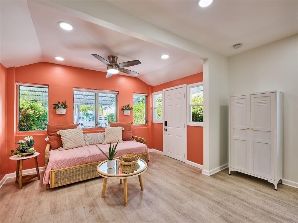 306 N J St - Photo 3 of 31