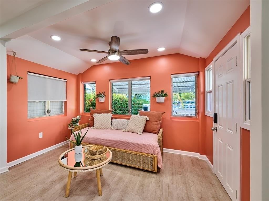 306 N J St - Photo 4 of 31