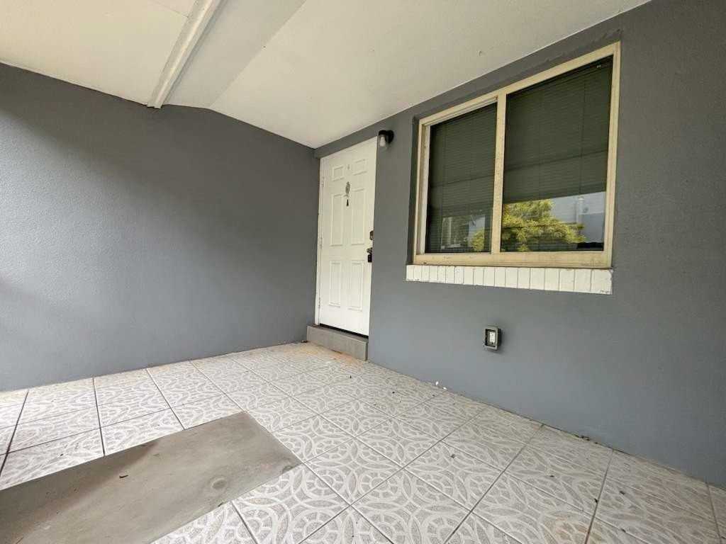 2434 Sherman St #B - Photo 2 of 19