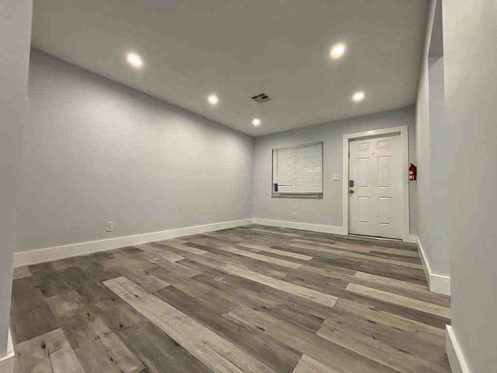 2434 Sherman St #B - Photo 6 of 19