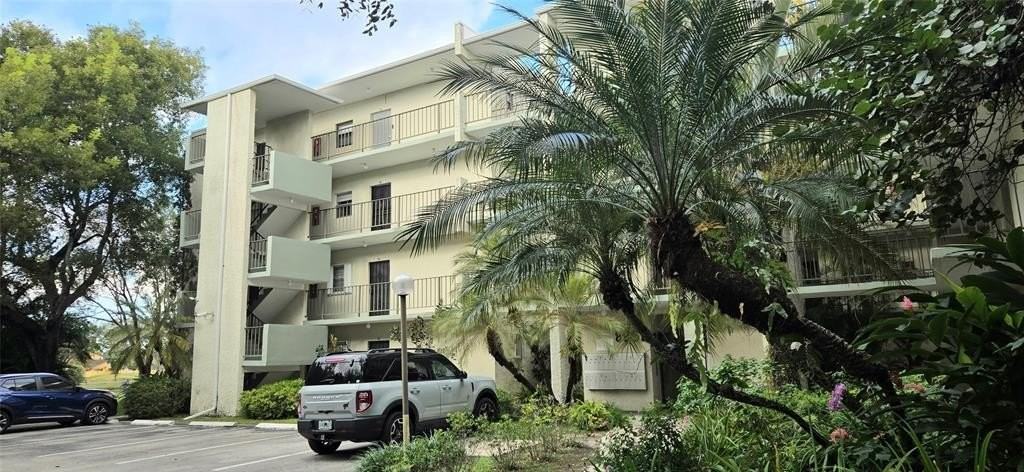 8951 N New River Canal Rd #1B