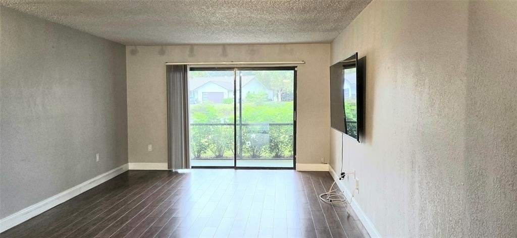 8951 N New River Canal Rd #1B - Photo 5 of 22